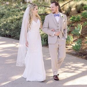 Vail - Off White, silky ribbon at the edge